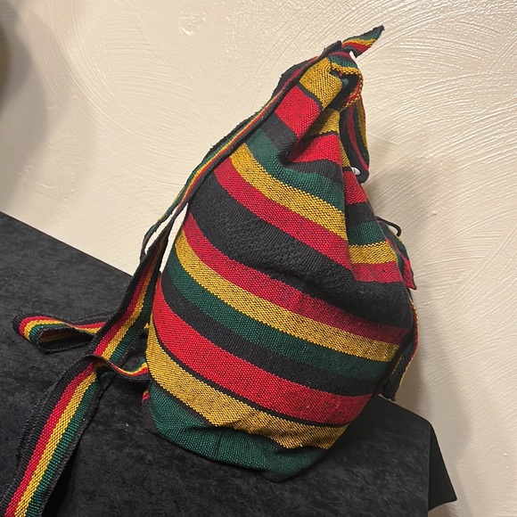 Back pack (Rasta colors) Lightweight - Picture 5 of 12